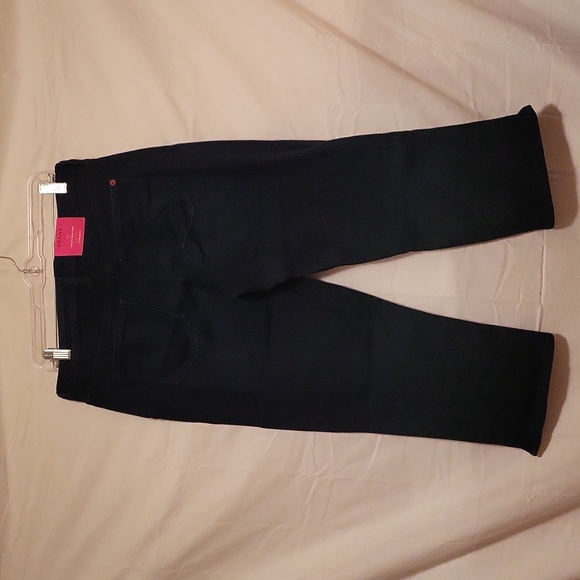 Spanx Capri Jeans - Picture 3 of 16